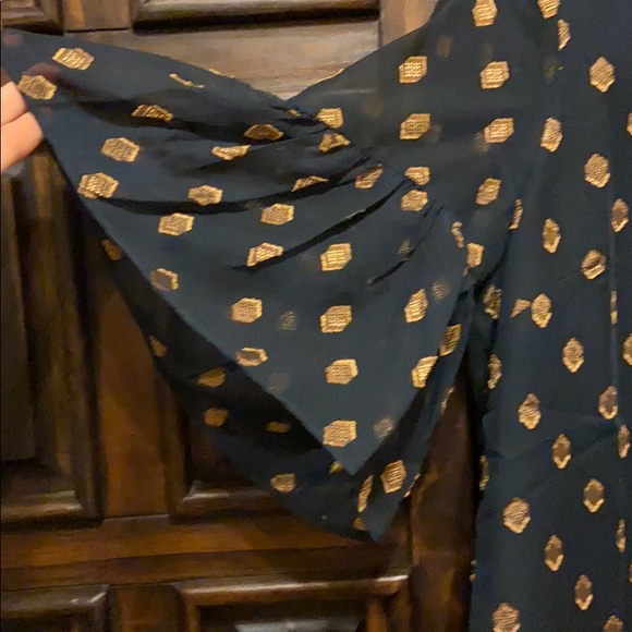 Flowy Blouse - Picture 3 of 5